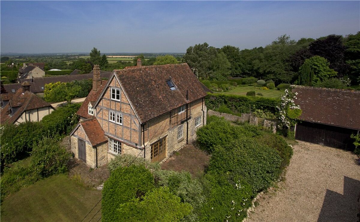 house for sale in Long Crendon, Buckinghamshire, HP18 OXF160234