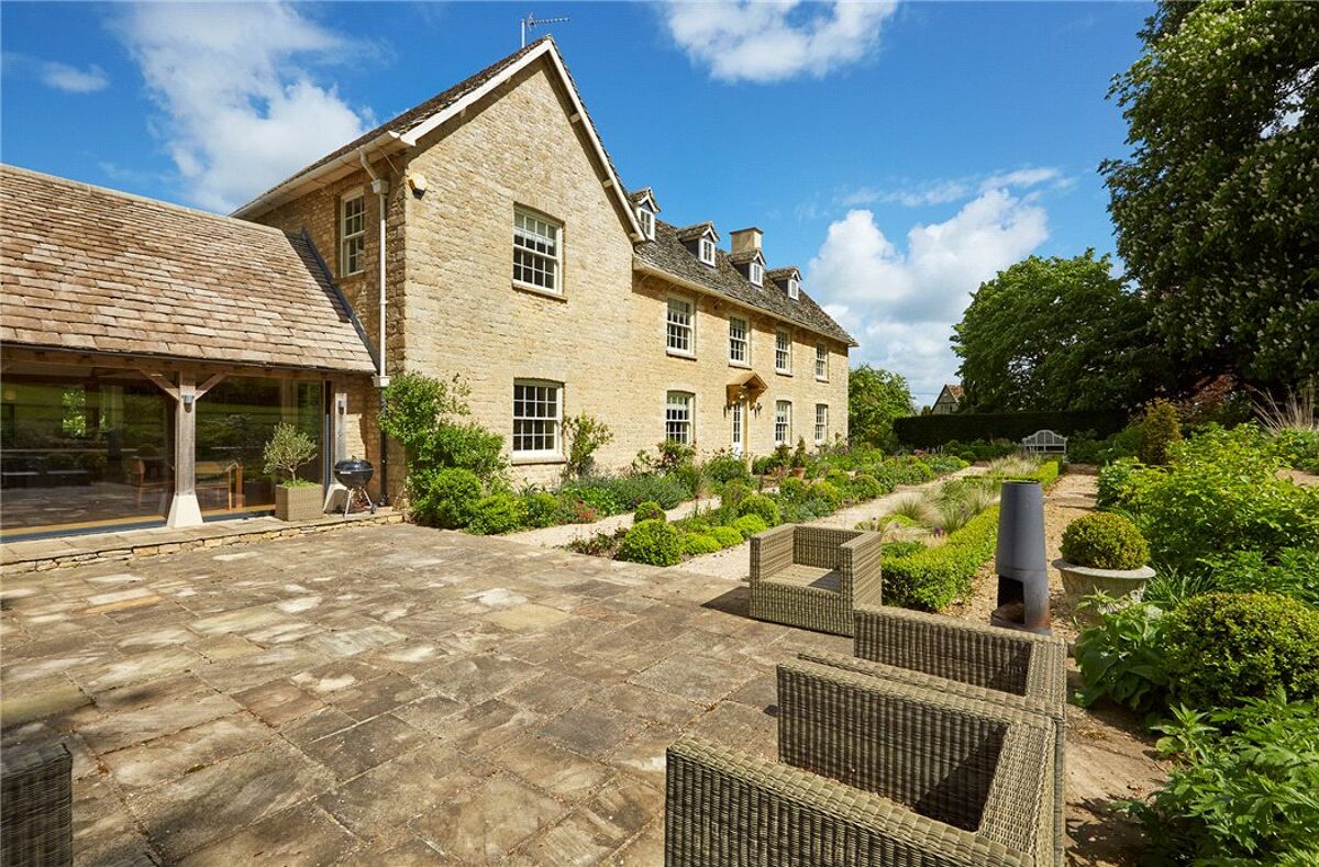 house for sale in Ascott Under Wychwood, Chipping Norton, Oxfordshire