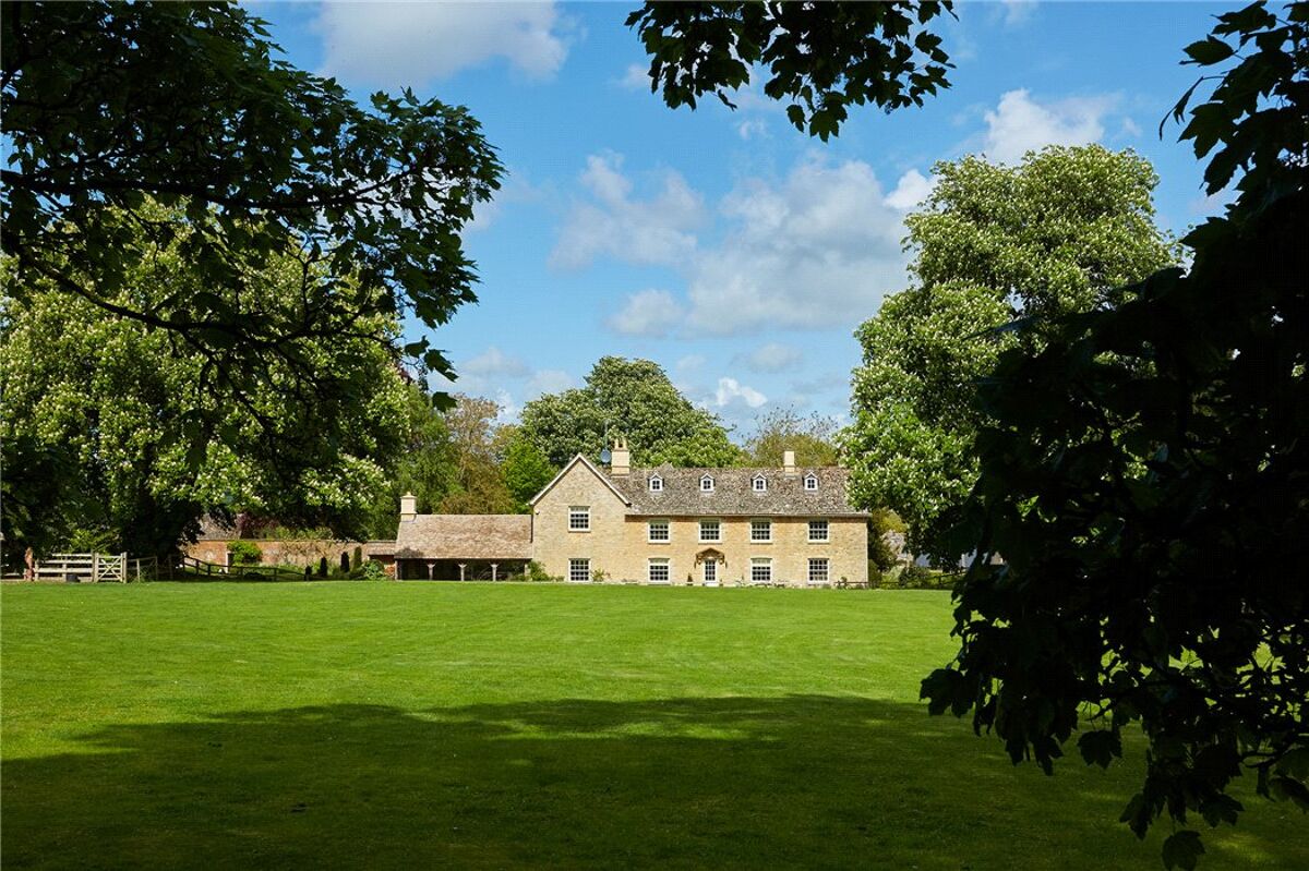 house for sale in Ascott Under Wychwood, Chipping Norton, Oxfordshire
