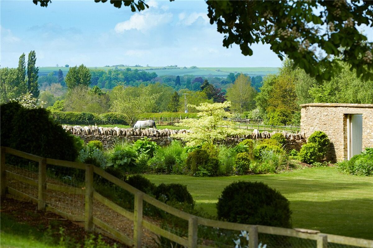 house for sale in Ascott Under Wychwood, Chipping Norton, Oxfordshire