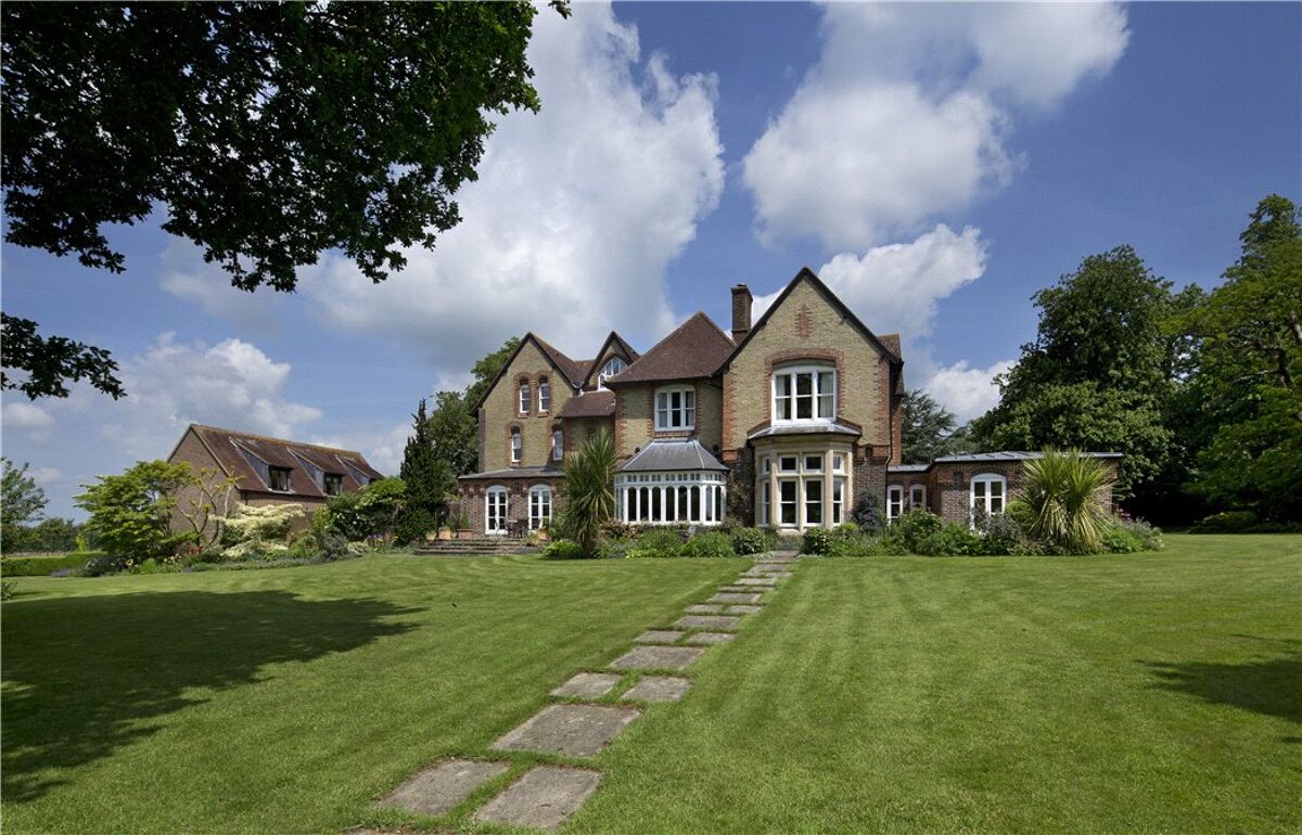 house for sale in Cuddington, Buckinghamshire, HP18 OXF170073