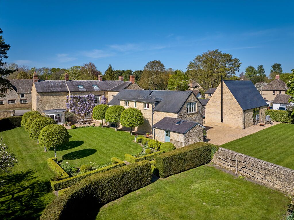 Image of Court Farm House, Fritwell, Oxfordshire, OX27