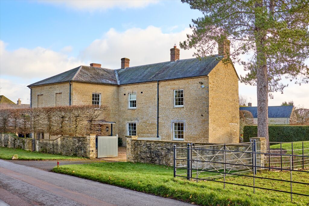 Image of Court Farm House, Fritwell, Oxfordshire OX27