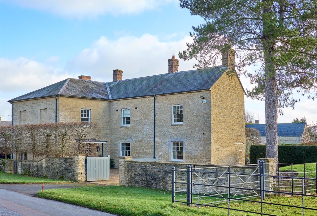 Image of Court Farm House, Fritwell, Oxfordshire OX27