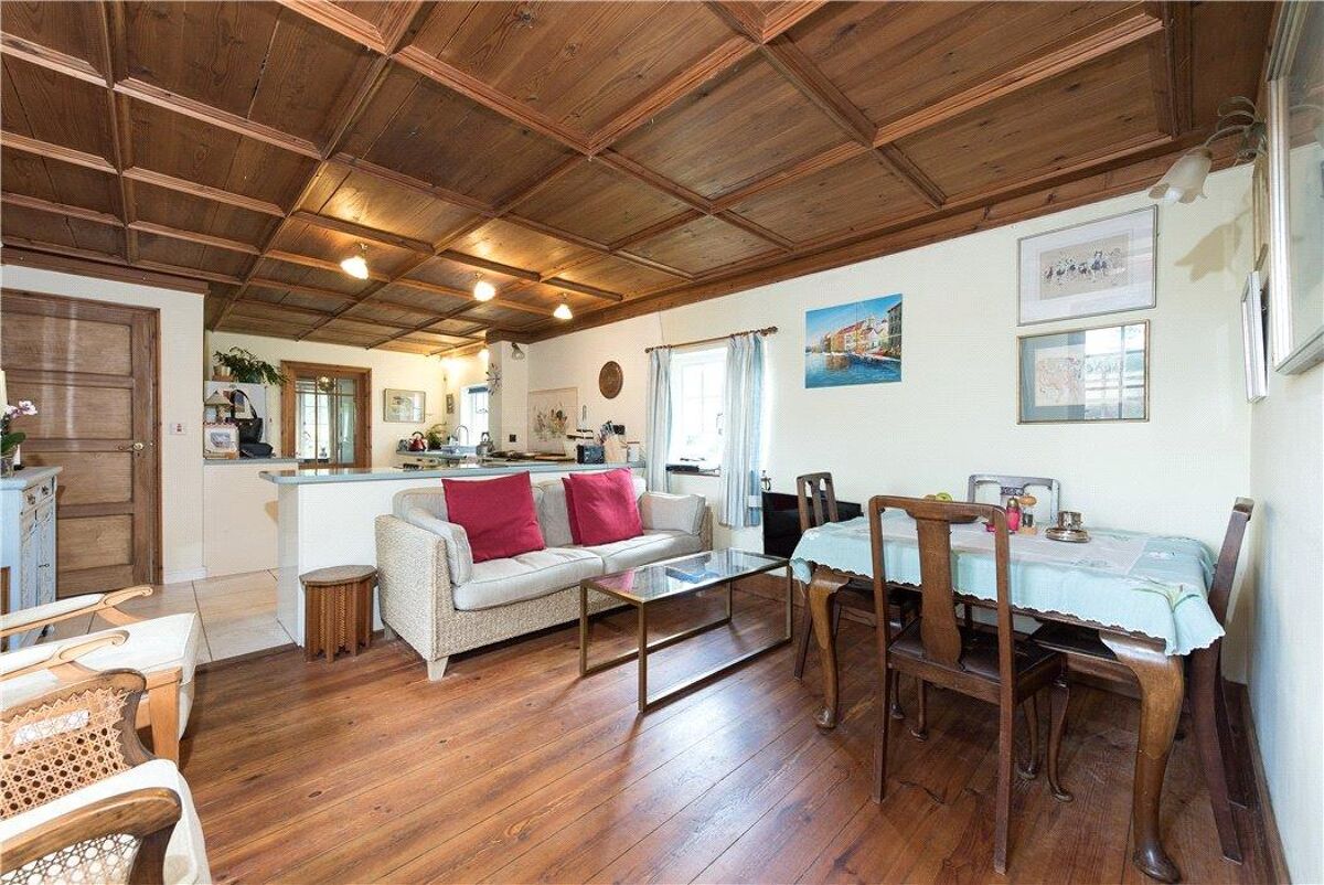 house for sale in AscottUnderWychwood, Chipping Norton, Oxfordshire