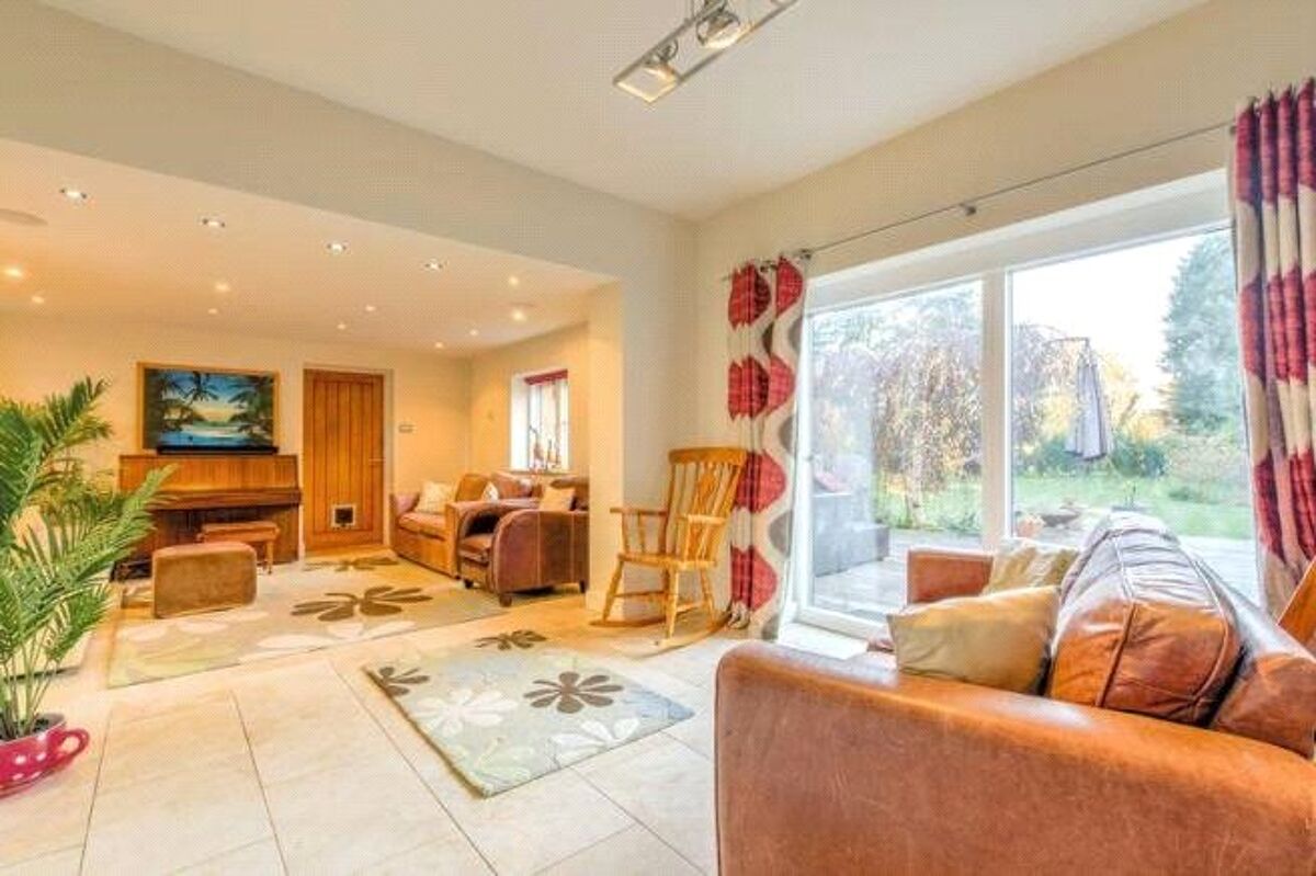 house for sale in Sandy Lane, Yarnton, Kidlington, Oxfordshire, OX5