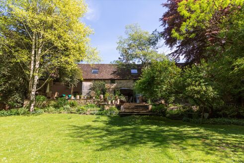 Picture of 3 bedroom barn conversion for sale.