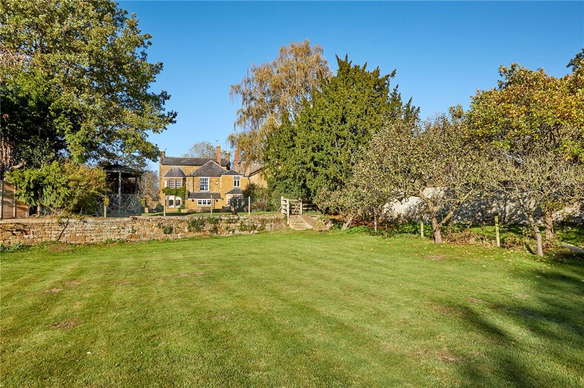 house for sale in The Green, Adderbury, Banbury, Oxfordshire, OX17 OXF180487 Knight Frank