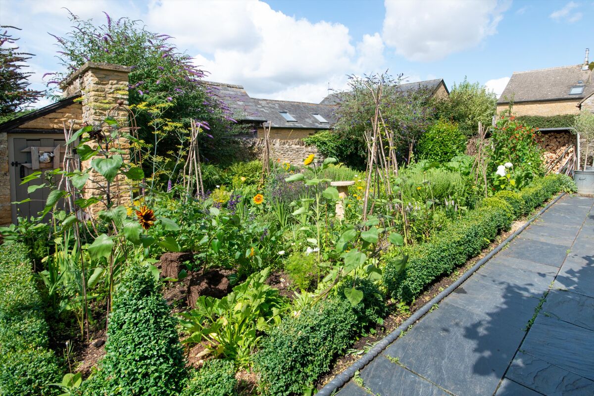 farmhouse for sale in Taston, Charlbury, Oxfordshire, OX7 OXF180518