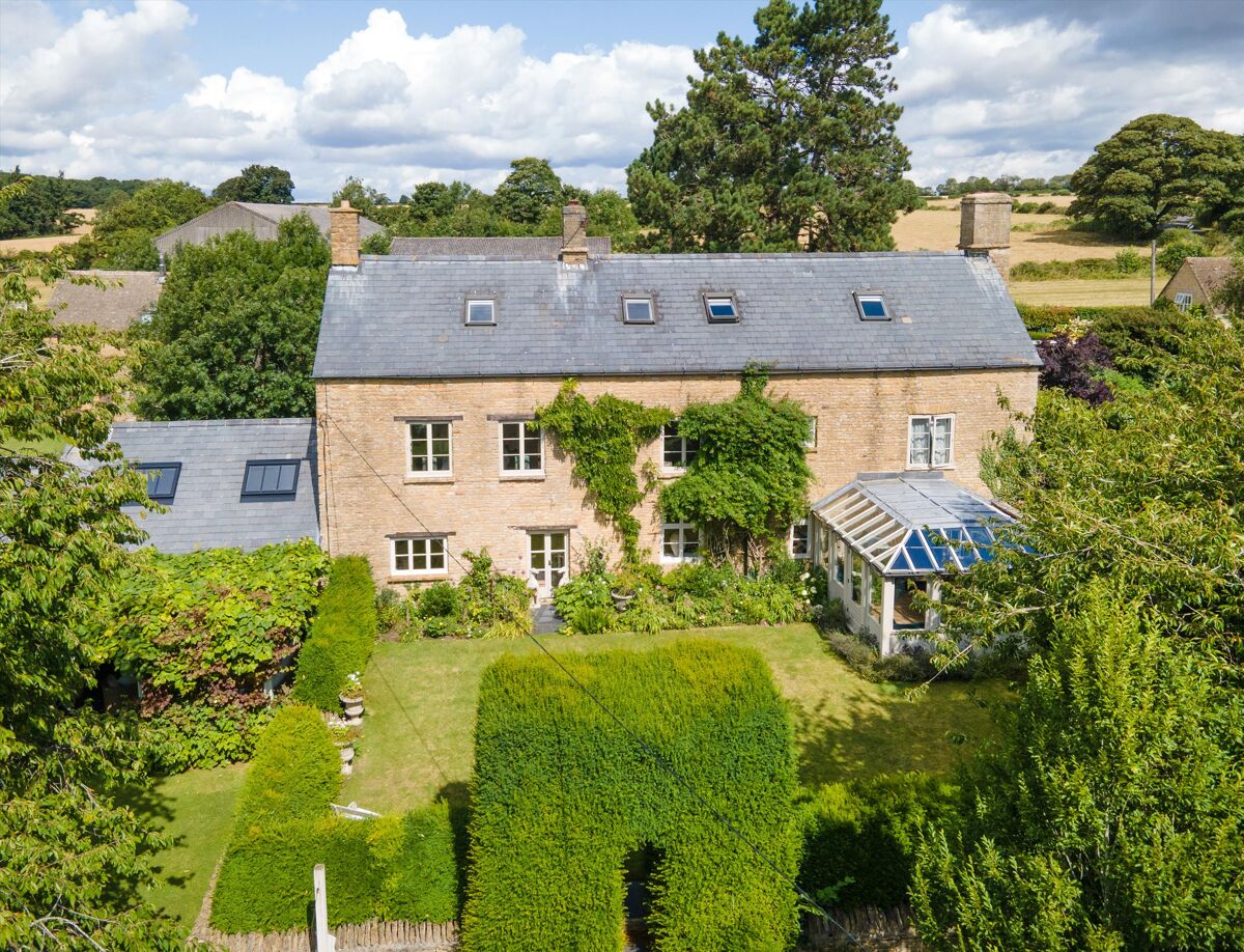farmhouse for sale in Taston, Charlbury, Oxfordshire, OX7 OXF180518