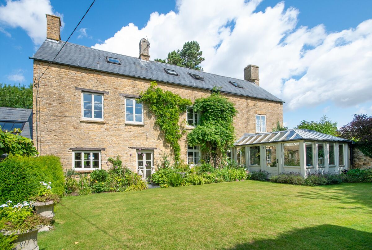 farmhouse for sale in Taston, Charlbury, Oxfordshire, OX7 OXF180518