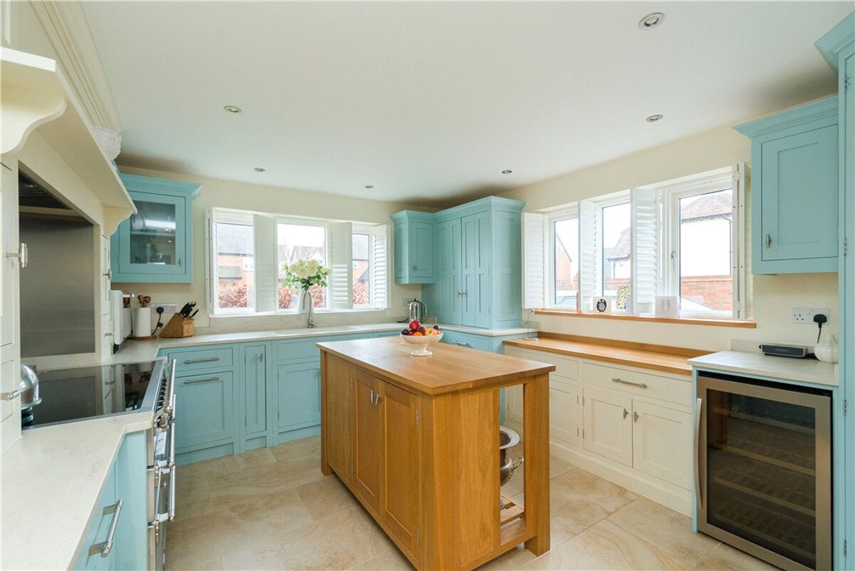 house for sale in Oakhall Court, Oakley, Aylesbury, Buckinghamshire