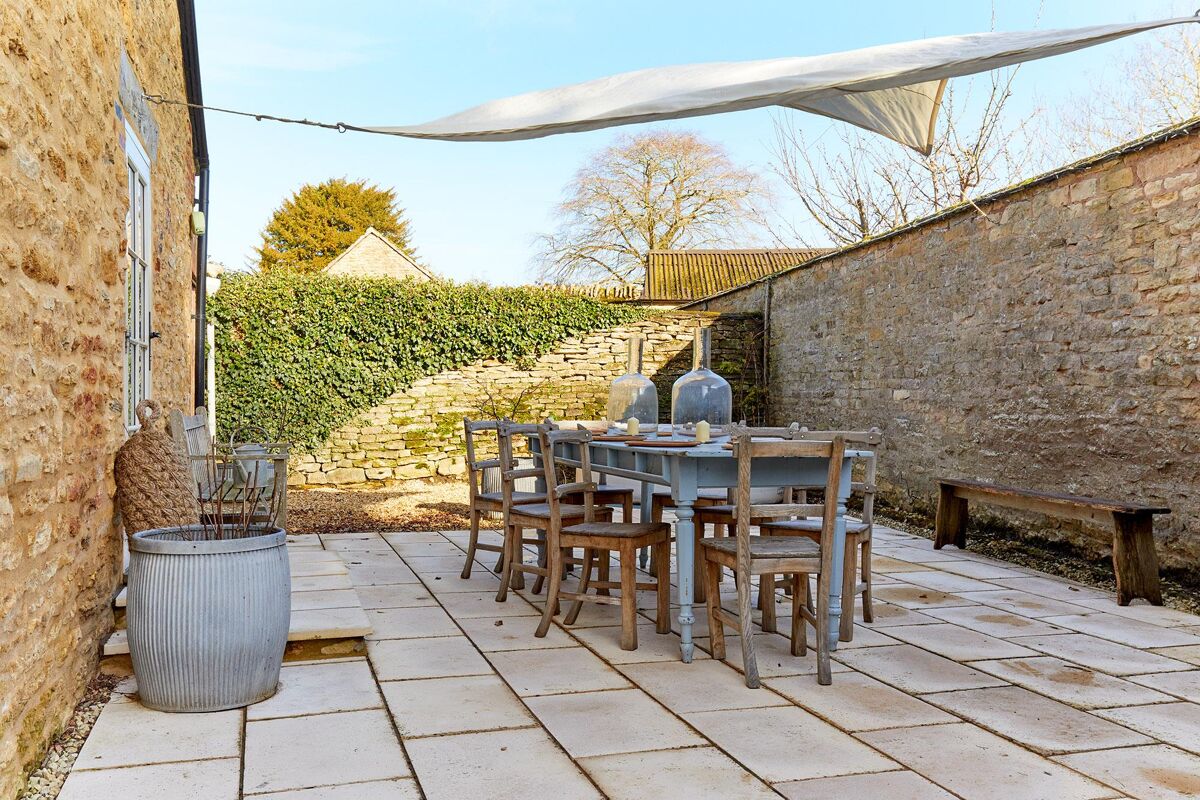 house for sale in Main Street, Charlton, Northamptonshire, OX17