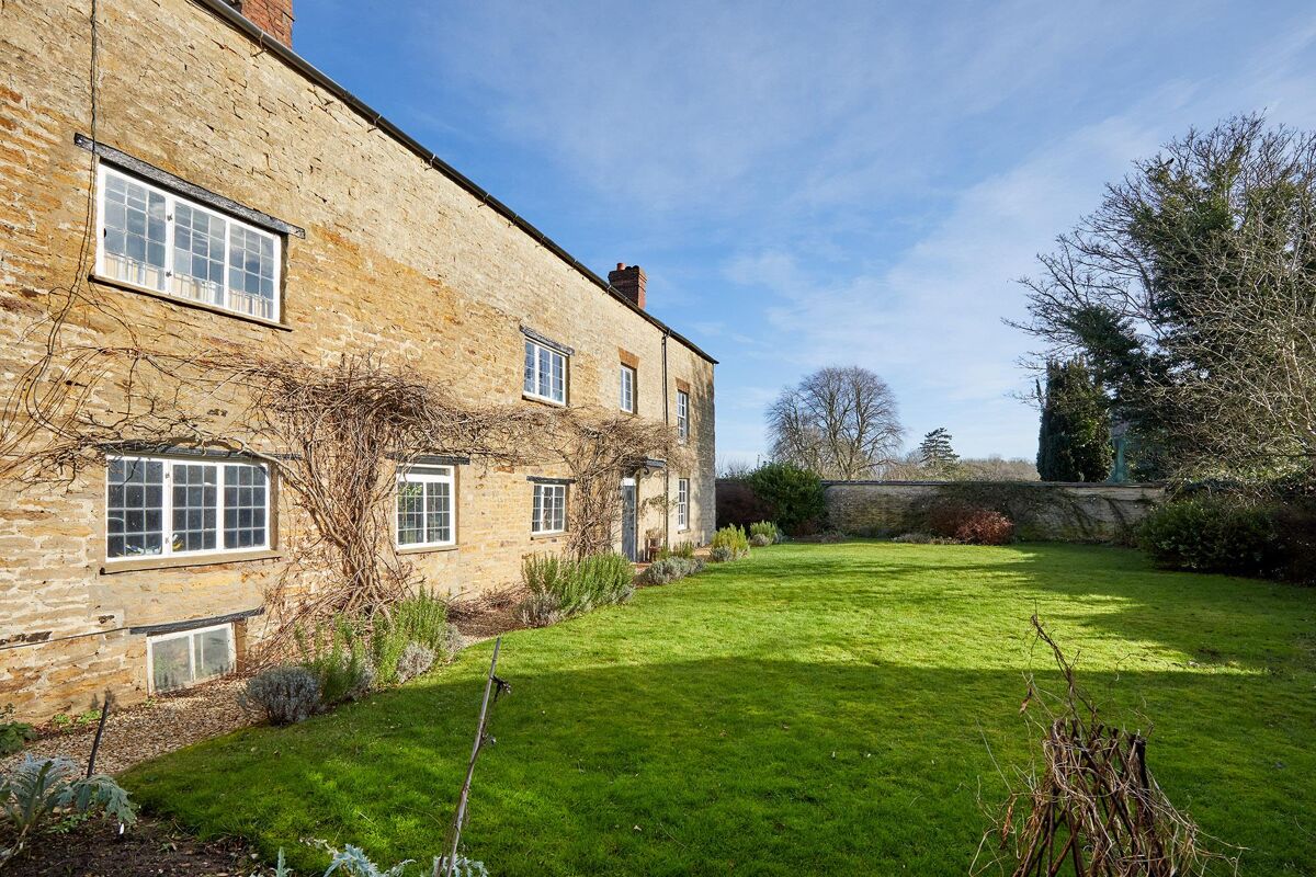 house for sale in Main Street, Charlton, Northamptonshire, OX17 OXF200006 Knight Frank