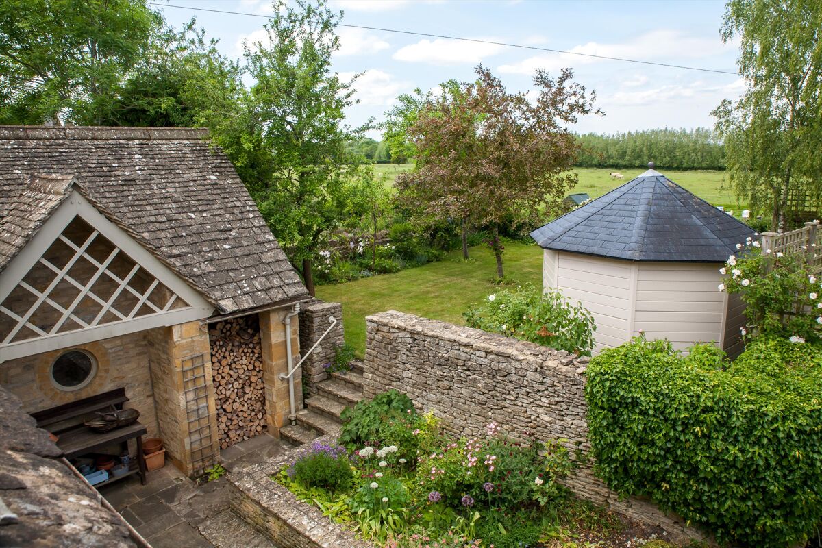 house for sale in Broadwell, Oxfordshire, GL7 oxf200012 Knight Frank