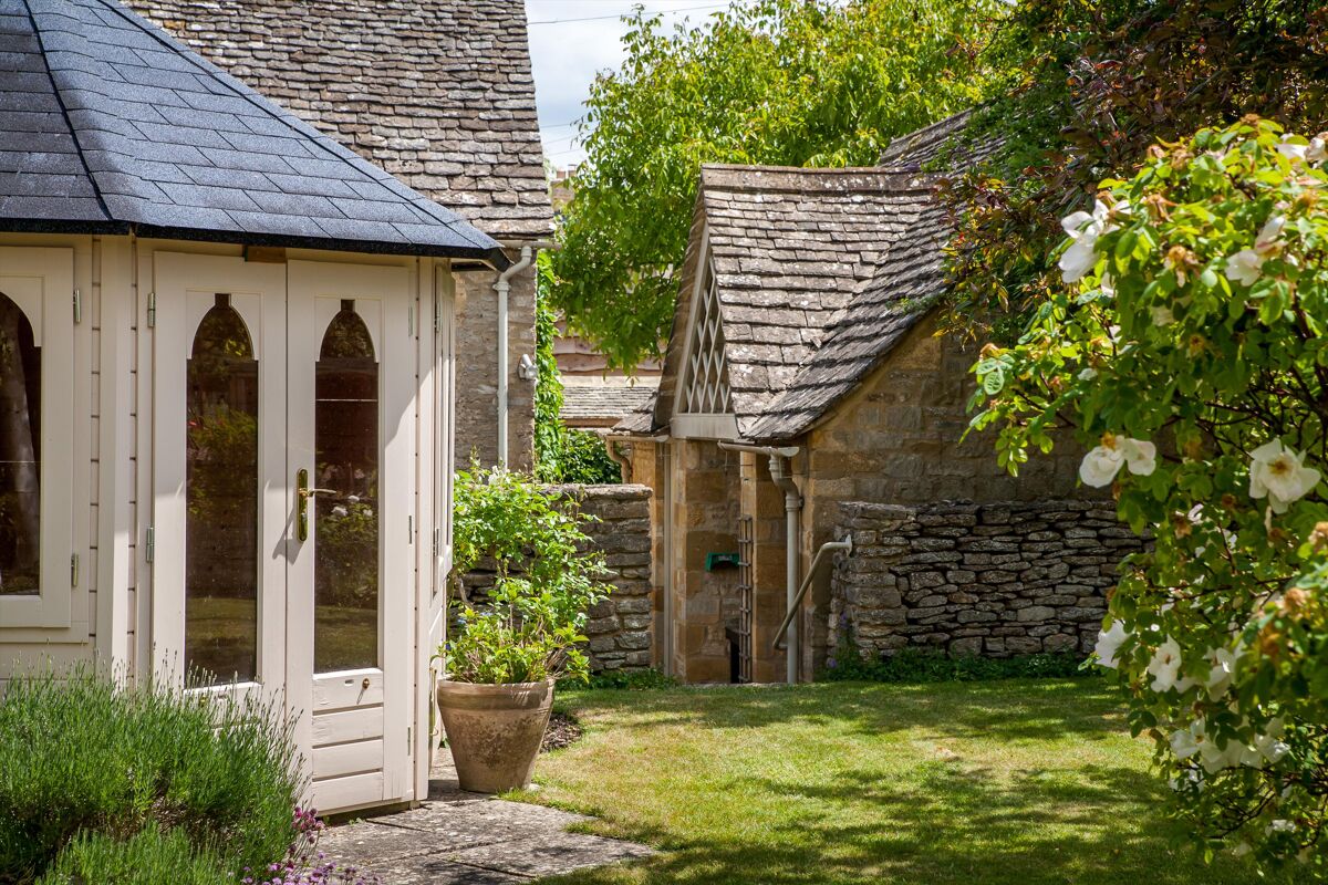 house for sale in Broadwell, Oxfordshire, GL7 OXF200012 Knight Frank