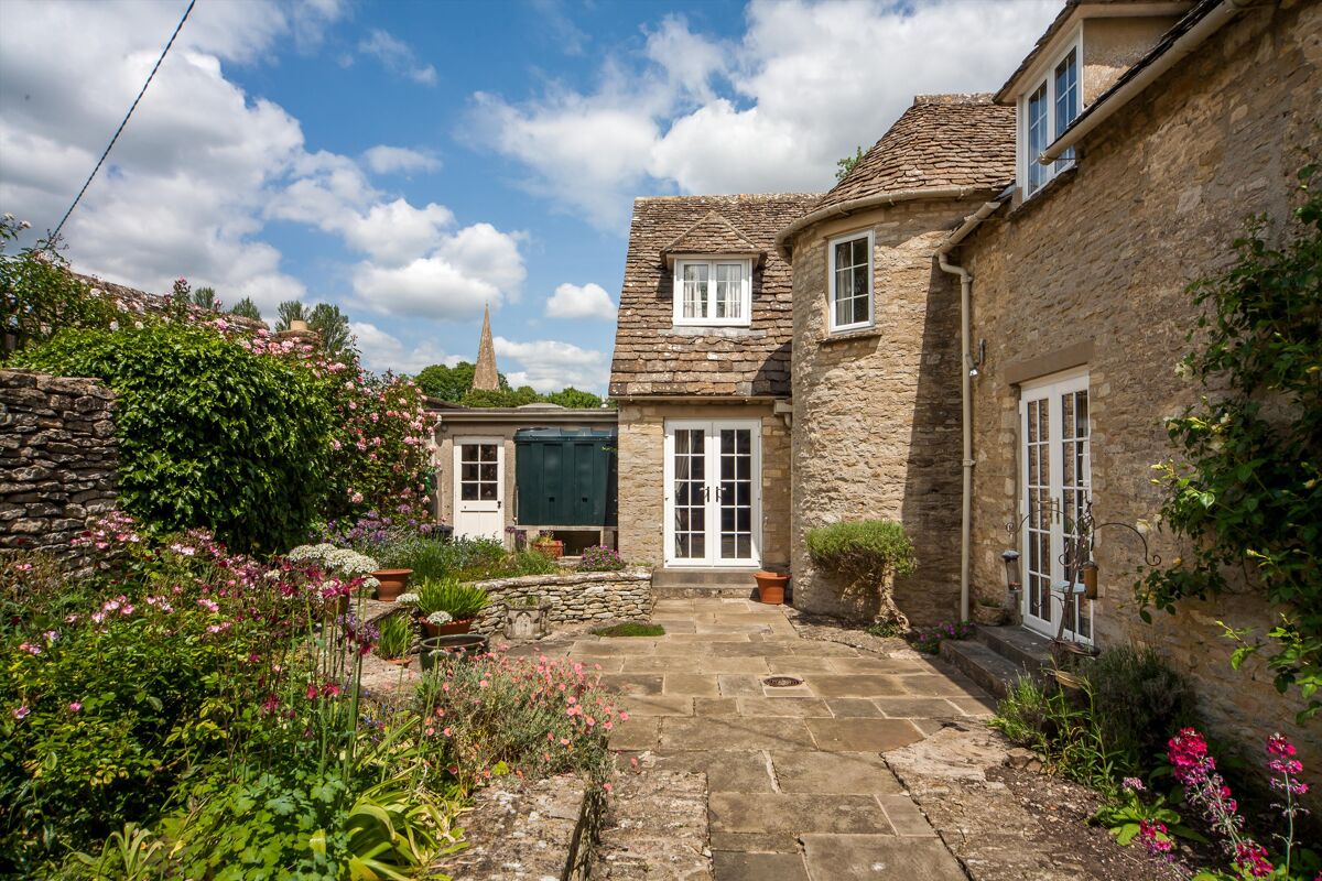 house for sale in Broadwell, Oxfordshire, GL7 OXF200012 Knight Frank