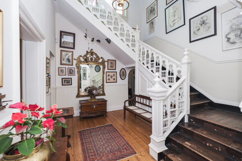 Picture of House for sale.