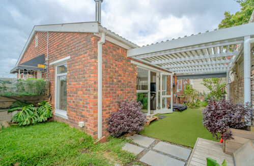 Picture of House for sale.