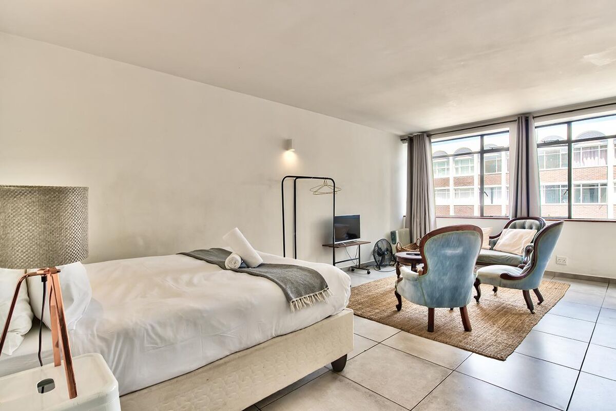 Studio Flat For Sale In Cape Town Cape Town City Centre Pdr7330 studio-flat-for-sale-in-cape-town-cape-town-city-centre-pdr7330