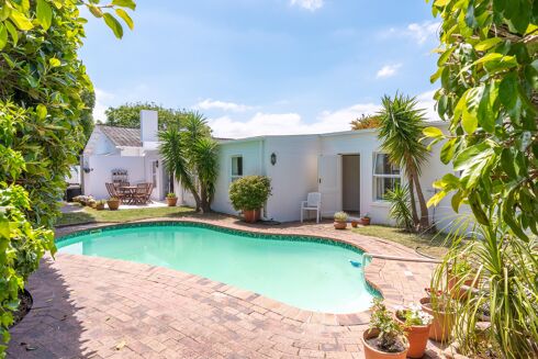 Picture of 2 bedroom house for sale.