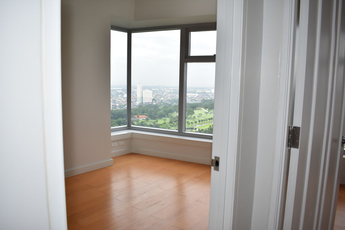 condominium for sale in The Beaufort, The Beaufort, 5th Avenue Cor