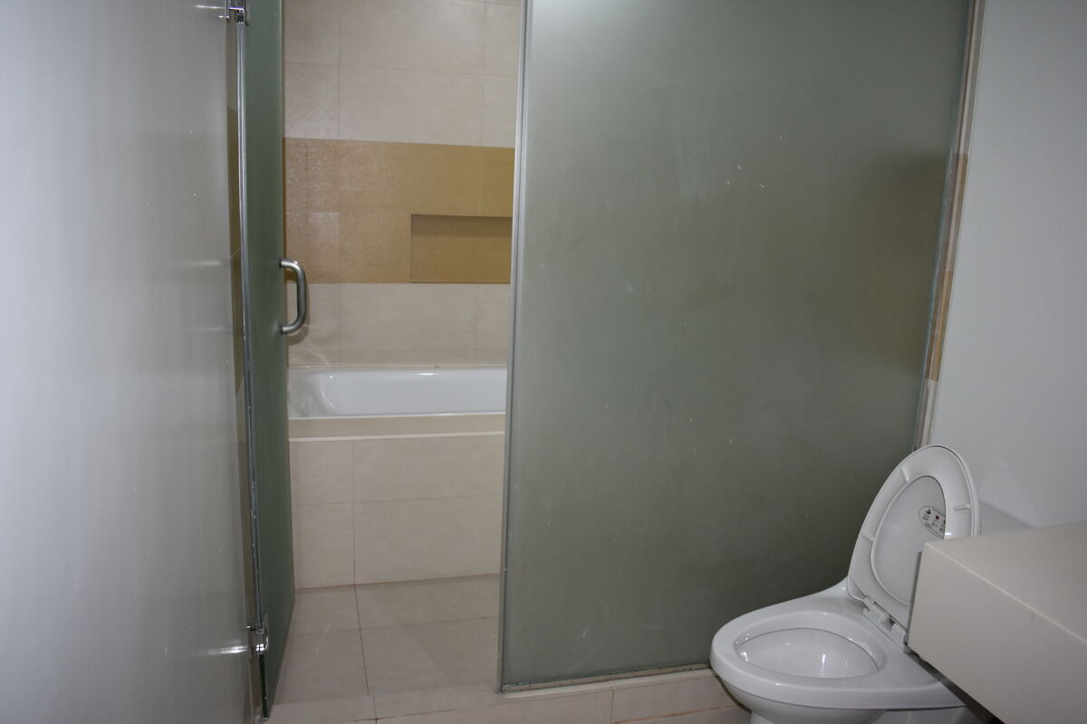 condominium for sale in The Beaufort, The Beaufort, 5th Avenue Cor