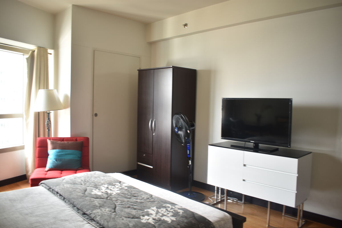 condominium to rent in The Residences At Greenbelt, The Residences at