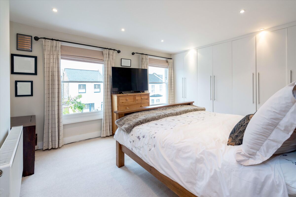 house for sale in Crystal Palace Road, East Dulwich London SE22 POD012026889 Knight Frank