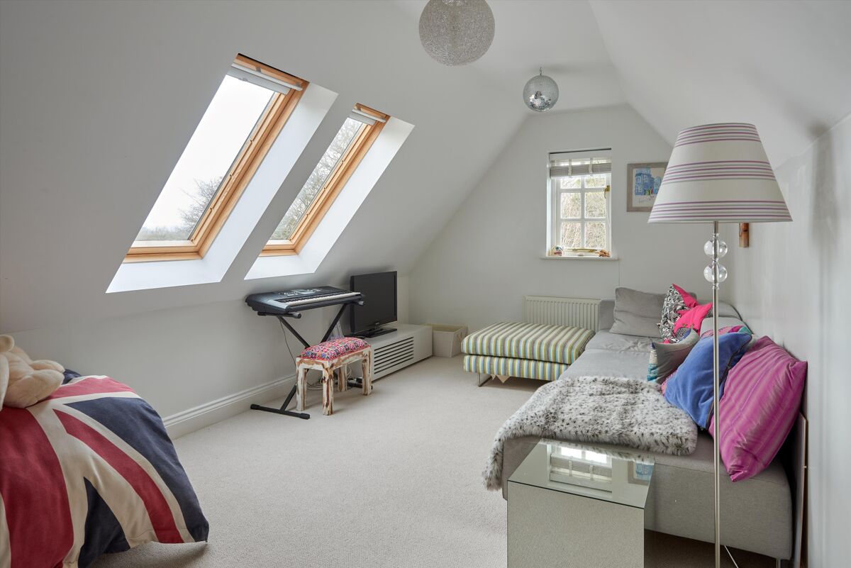 house for sale in Beech Road, Haslemere, Surrey, GU27 POD012029025