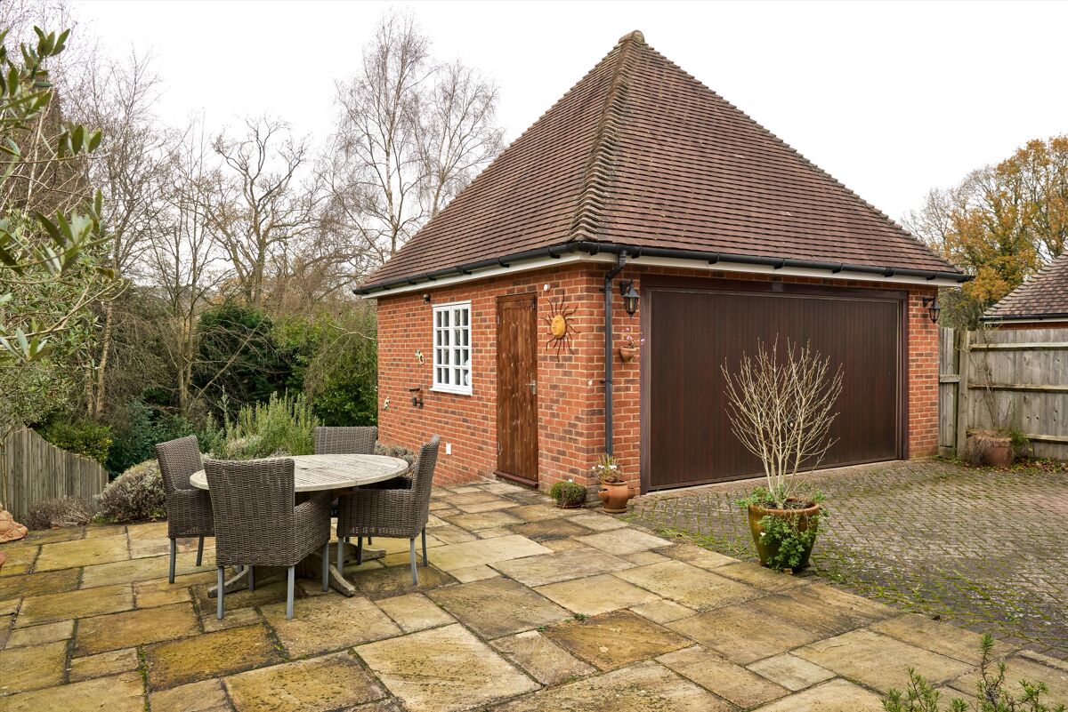 house for sale in Beech Road, Haslemere, Surrey, GU27 POD012029025