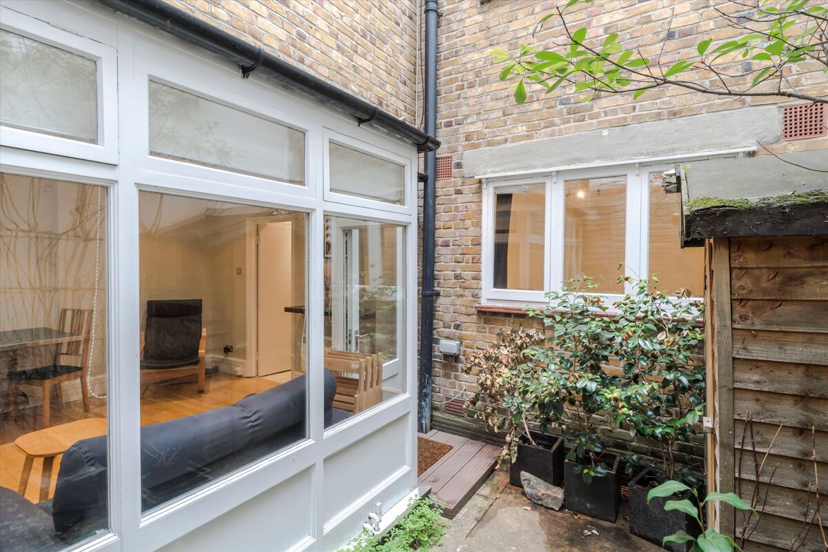 flat for sale in Gloucester Terrace, London, W2. POD012029604
