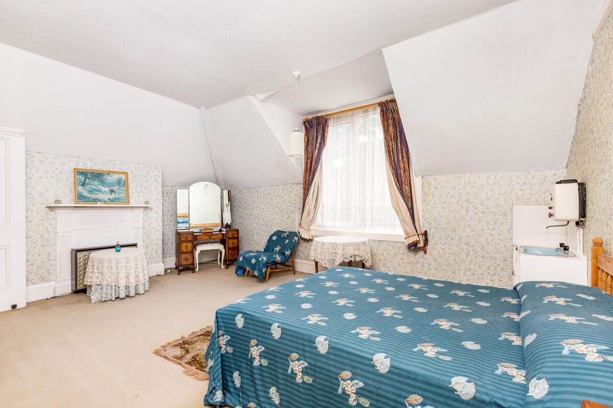 house for sale in Kings Road, Richmond, TW10 POD012030880 Knight Frank