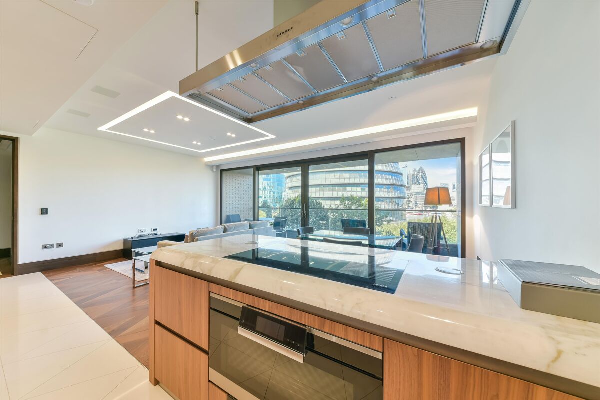 flat to rent in Blenheim House, Crown Square, London, SE1