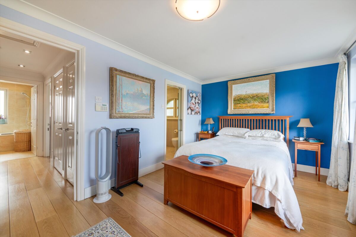 house for sale in Plover Way, London, SE16 POD012055292 Knight Frank