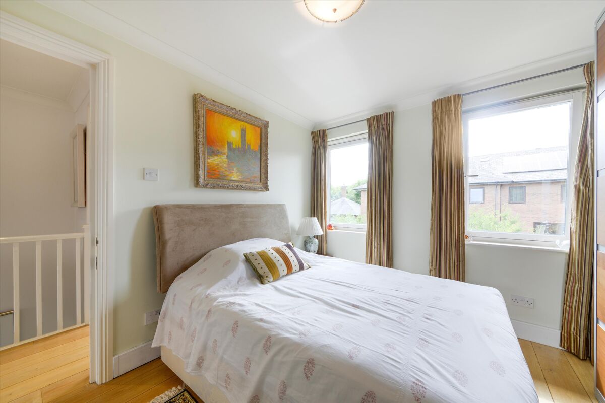 house for sale in Plover Way, London, SE16 POD012055292 Knight Frank