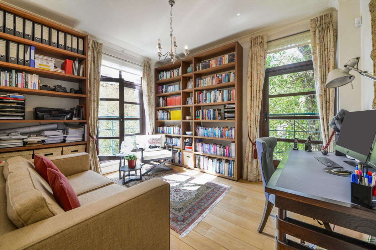 house for sale in Plover Way, London, SE16 POD012055292 Knight Frank