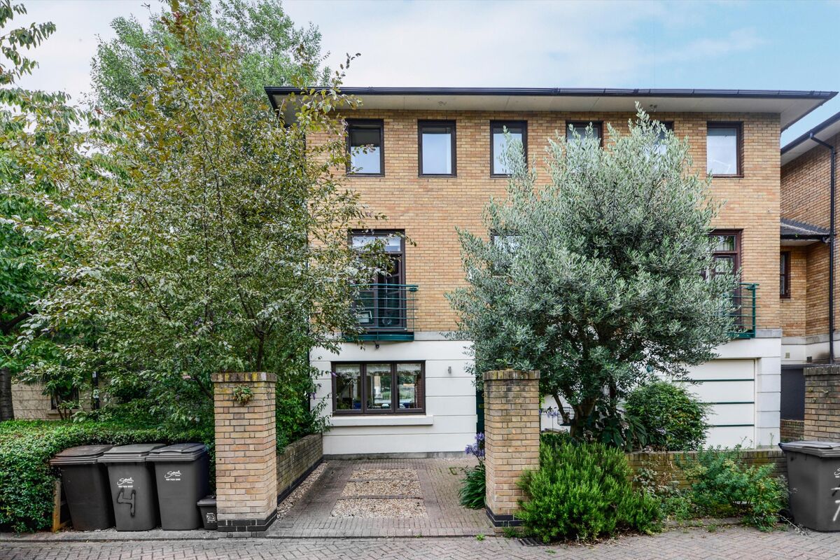 house for sale in Plover Way, London, SE16 POD012055292 Knight Frank