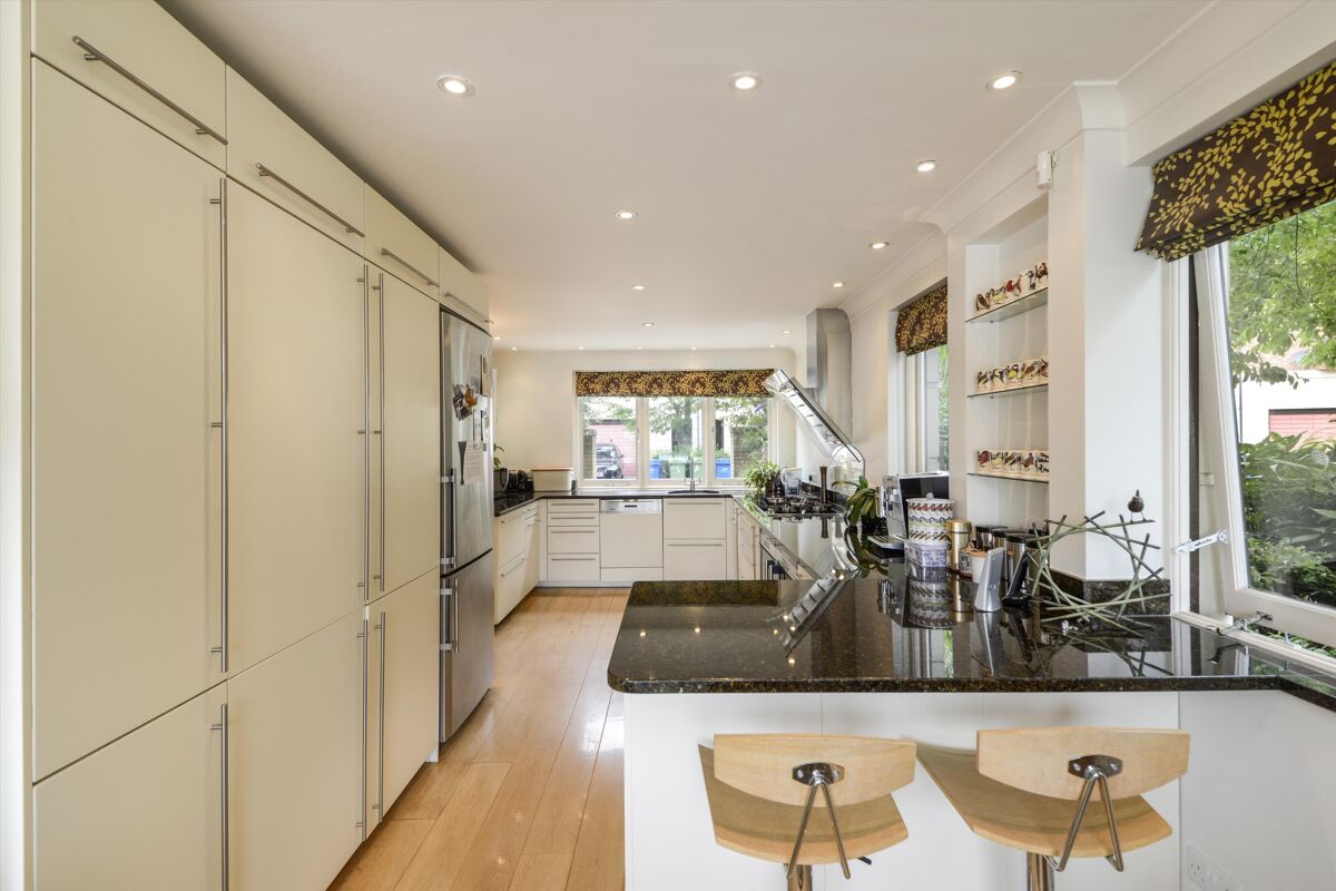 house for sale in Plover Way, London, SE16 POD012055292 Knight Frank