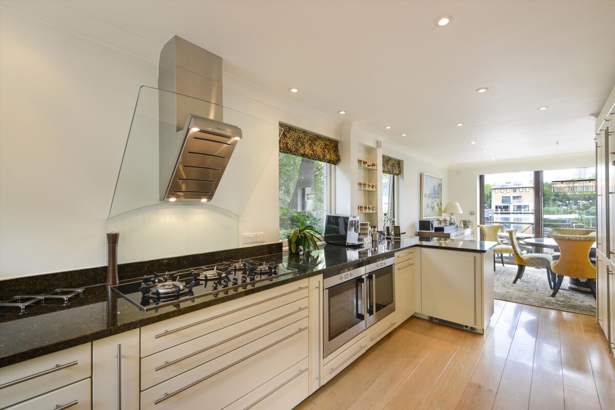 house for sale in Plover Way, London, SE16 POD012055292 Knight Frank