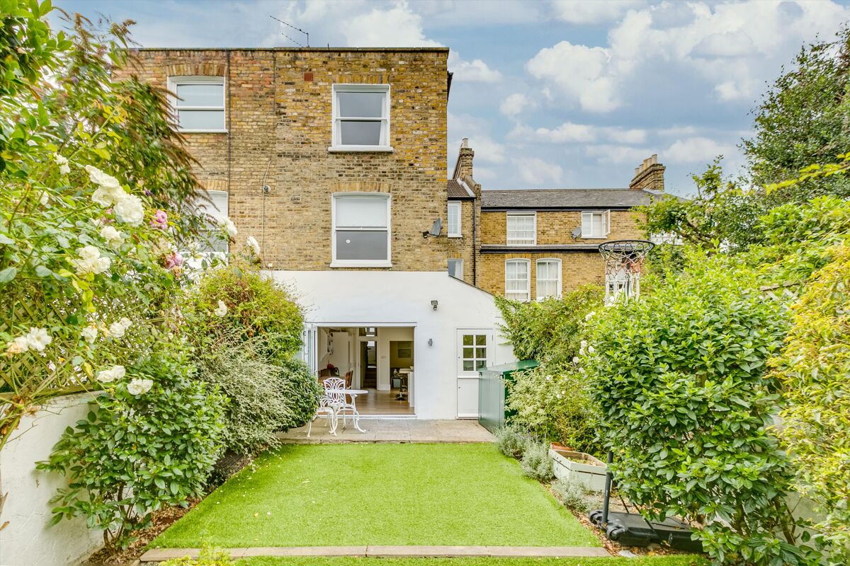 house for sale in Chestnut Grove, London, SW12 POD012057094 Knight