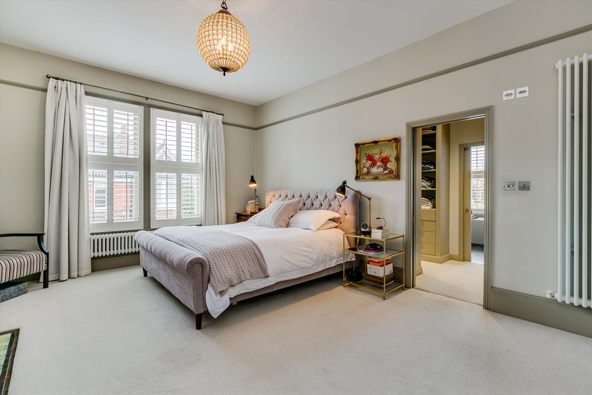 house for sale in Narbonne Avenue, London, SW4. POD012057629 Knight