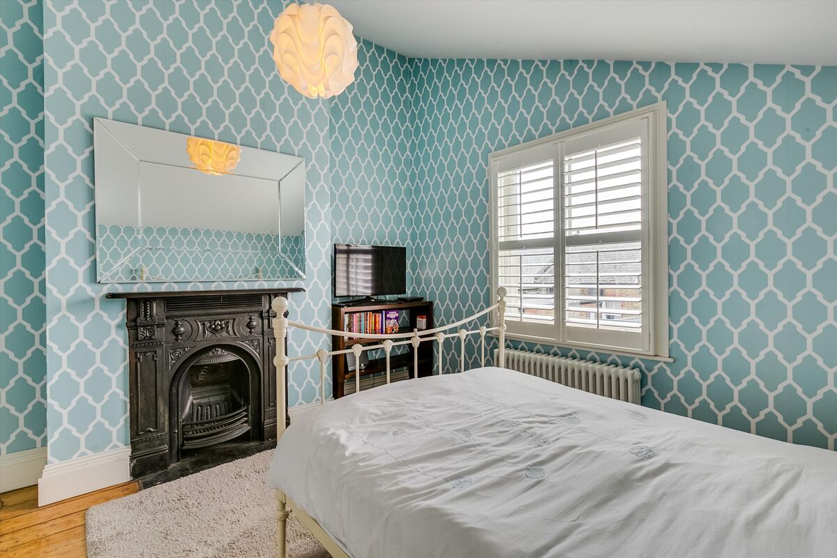 house for sale in Narbonne Avenue, London, SW4. POD012057629 Knight