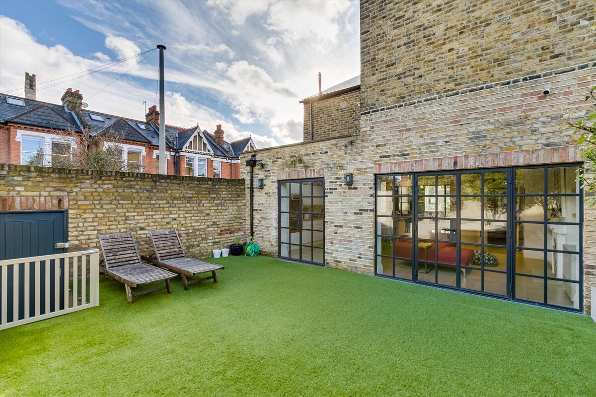 house for sale in Narbonne Avenue, London, SW4. POD012057629 Knight