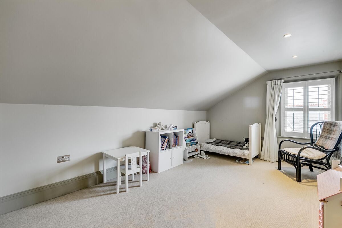 house for sale in Narbonne Avenue, London, SW4. POD012057629 Knight