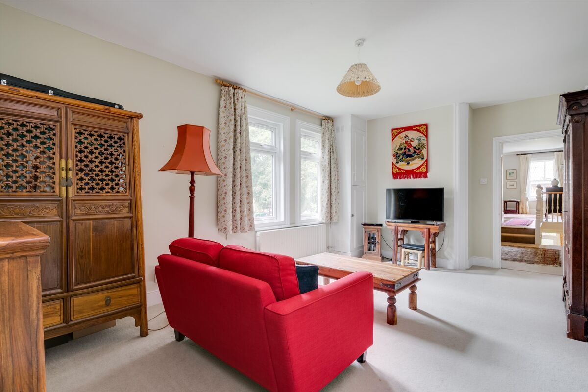 house for sale in Trouville Road, Clapham, SW4. POD012065107 Knight