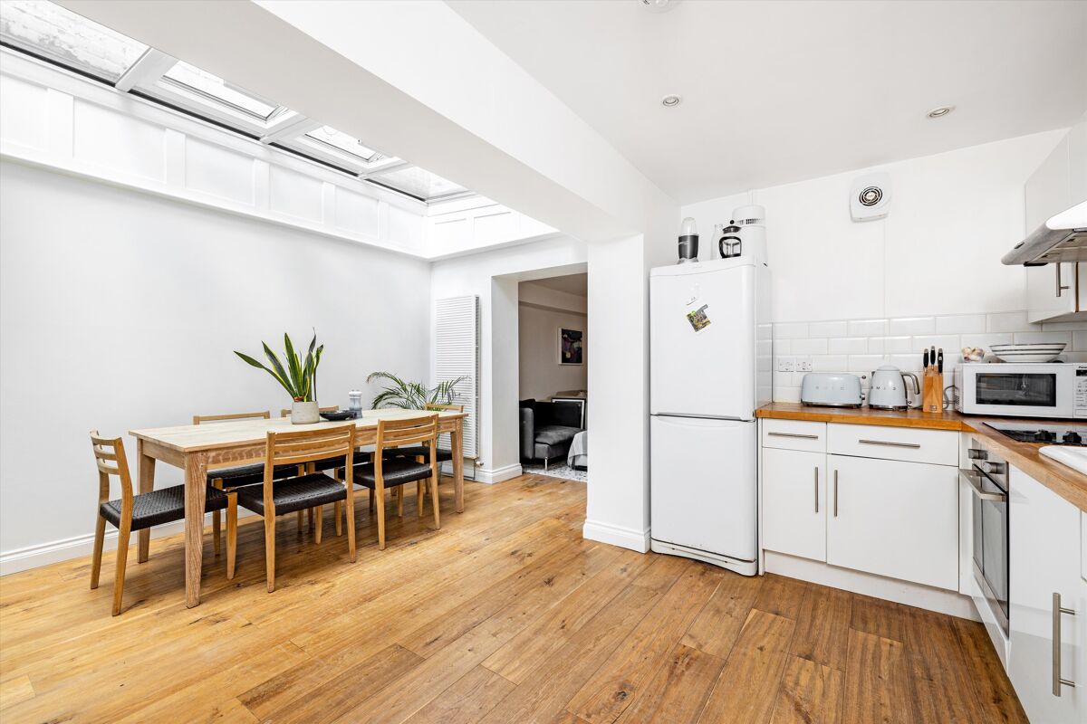 flat for sale in Gloucester Avenue, London, NW1 POD012068573 Knight