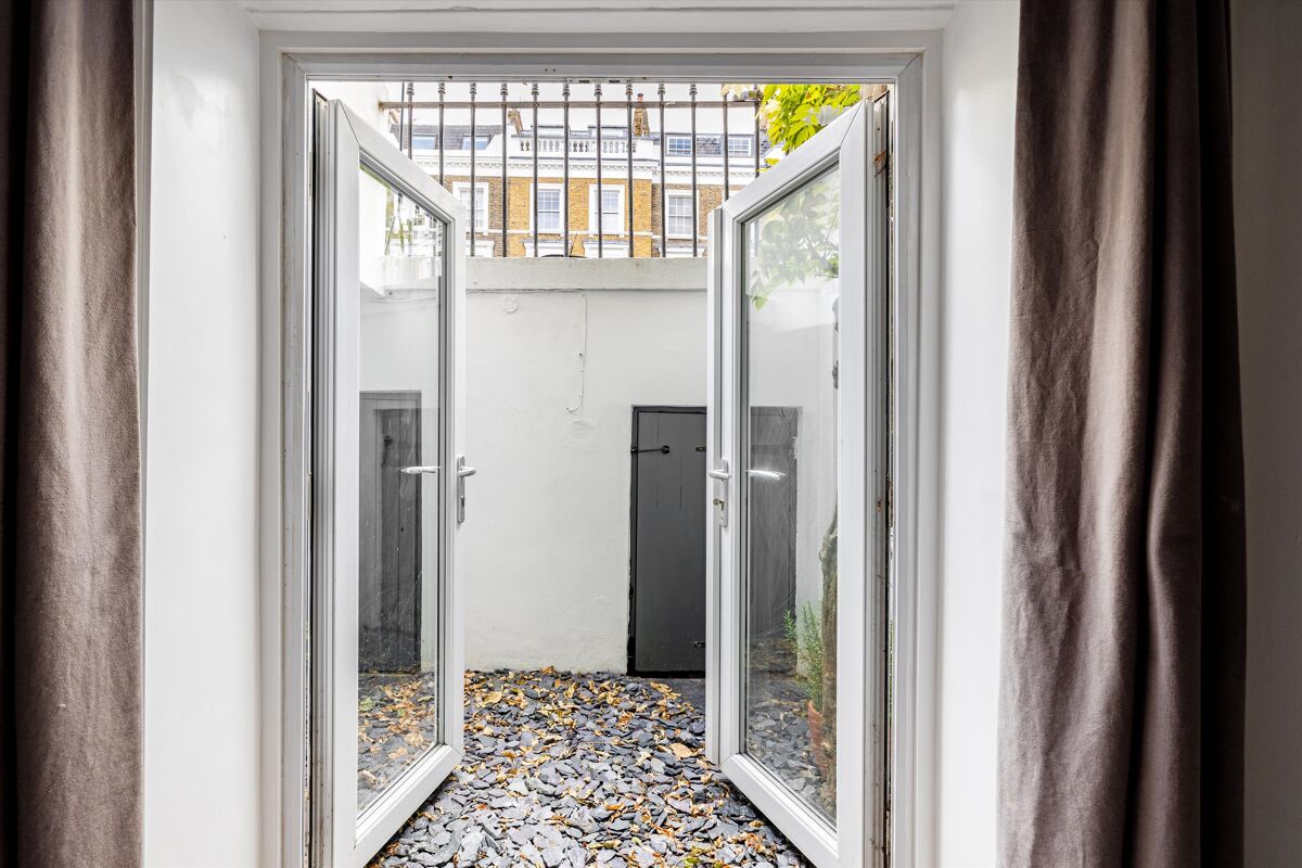 flat for sale in Gloucester Avenue, London, NW1 POD012068573 Knight