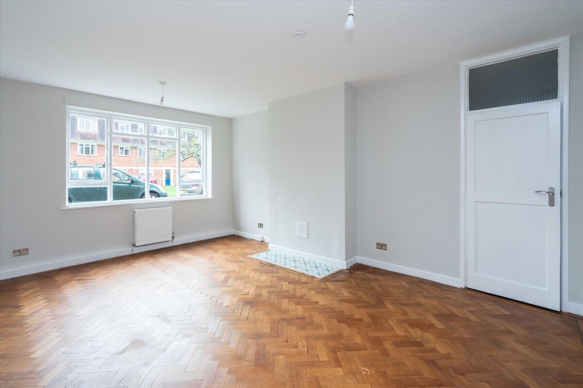 flat for sale in Burbage Road, Herne Hill London SE24 POD012073649