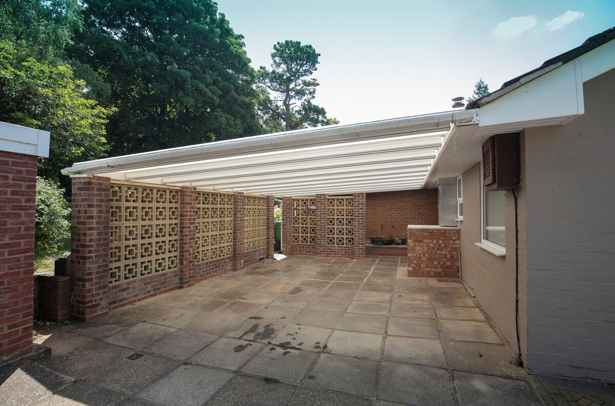 bungalow for sale in Moreton Paddox, Moreton Morrell, Warwick